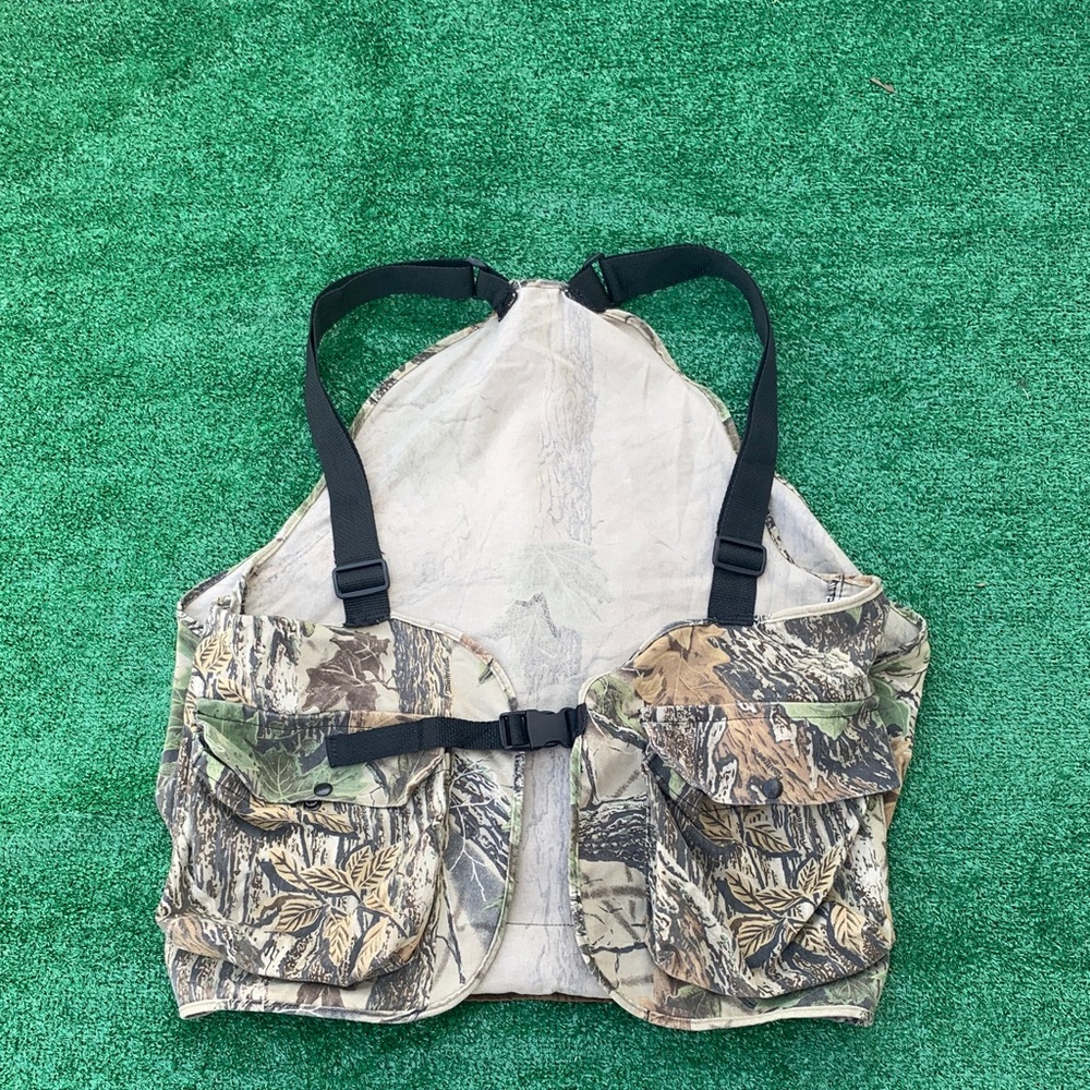 Hunter Specialties Men’s Camouflage Vest - Green Camo